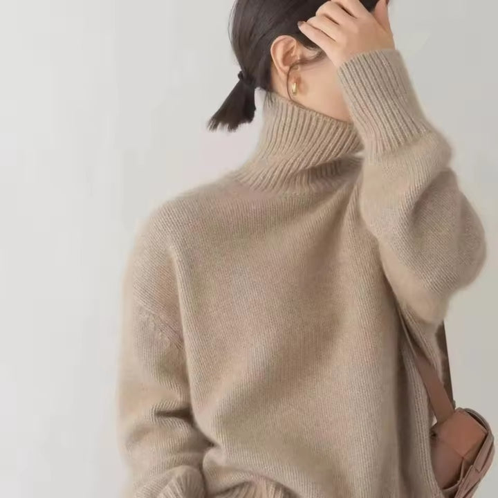 Loose-fitting pure wool sweater for women