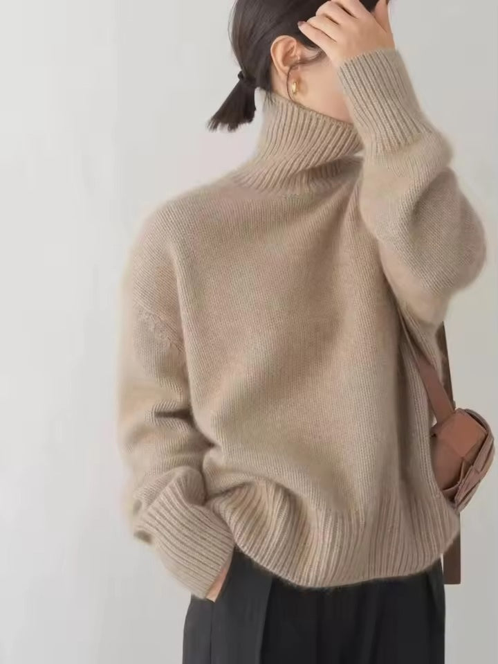 Loose-fitting pure wool sweater for women