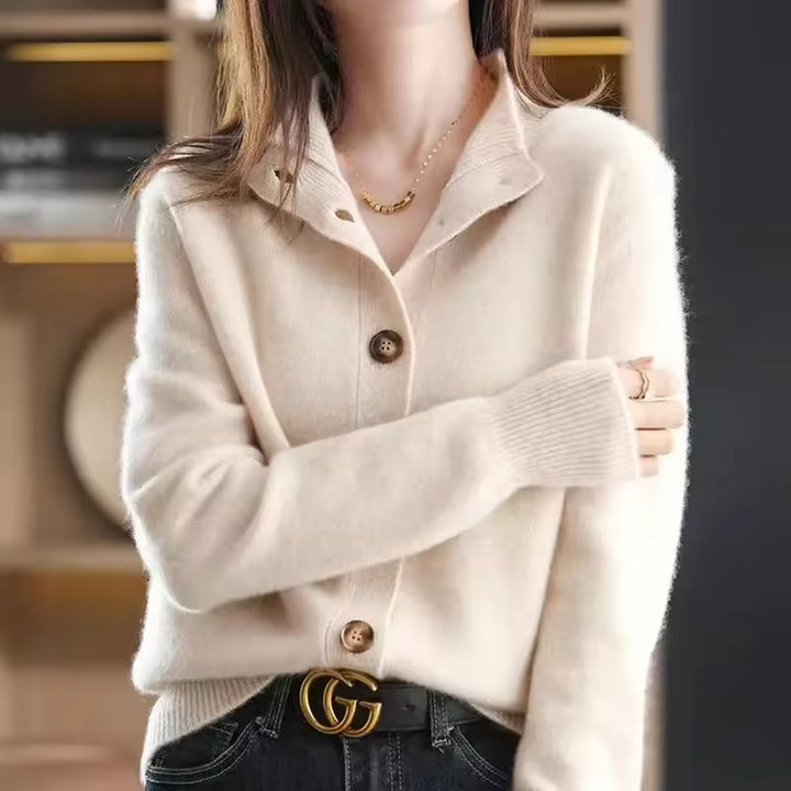 Single-breasted knit sweaters