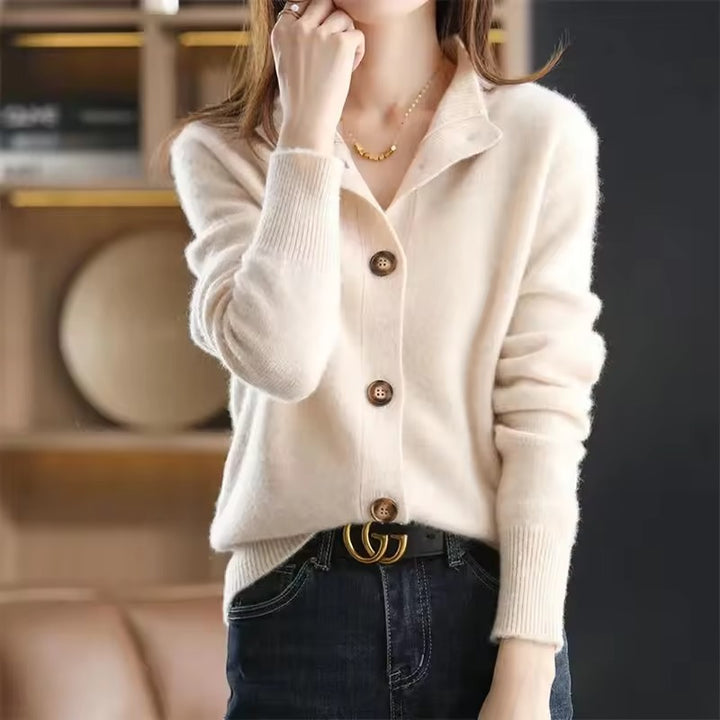 Single-breasted knit sweaters